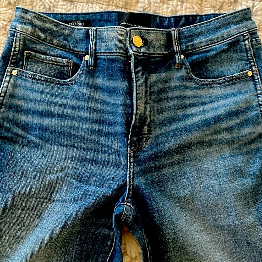Like new WHBM high rise straight leg everyday soft denim, size 10